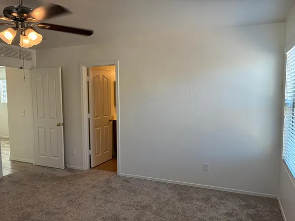 $1,695 | 9646 North 82nd Glen, Peoria, AZ 85345