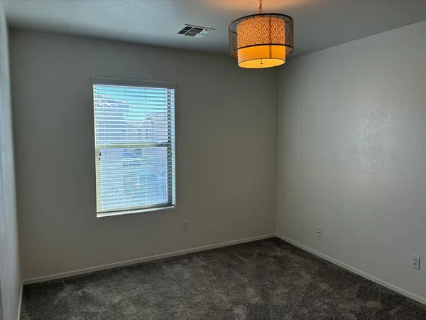 $1,695 | 9646 North 82nd Glen, Peoria, AZ 85345