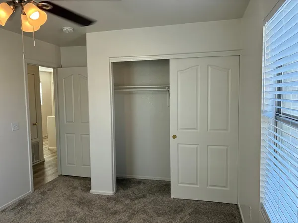 $1,695 | 9646 North 82nd Glen, Peoria, AZ 85345