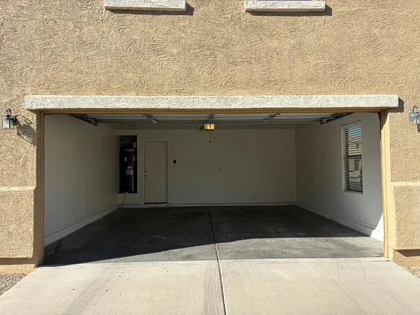 $1,695 | 9646 North 82nd Glen, Peoria, AZ 85345