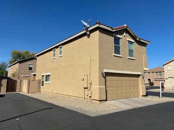 $1,695 | 9646 North 82nd Glen, Peoria, AZ 85345