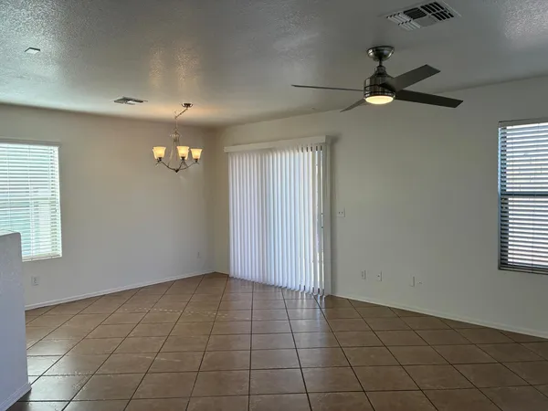 $1,695 | 9646 North 82nd Glen, Peoria, AZ 85345