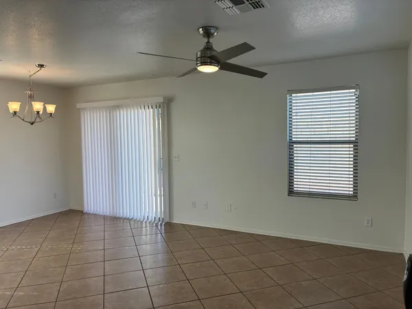 $1,695 | 9646 North 82nd Glen, Peoria, AZ 85345
