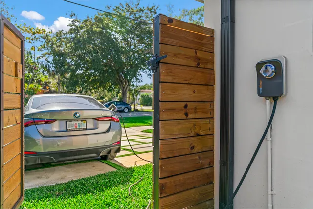 $2,400,000 | 2451 Northeast 199th Street, Miami, FL 33180