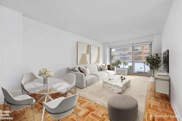 $775,000 | 300 East 40th Street, Unit 22N | Murray Hill