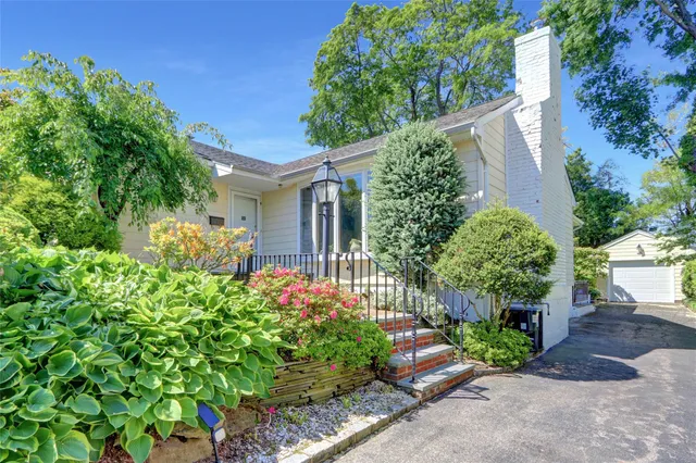 $1,075,000 | 1 Exeter Place, Glen Head, NY 11545