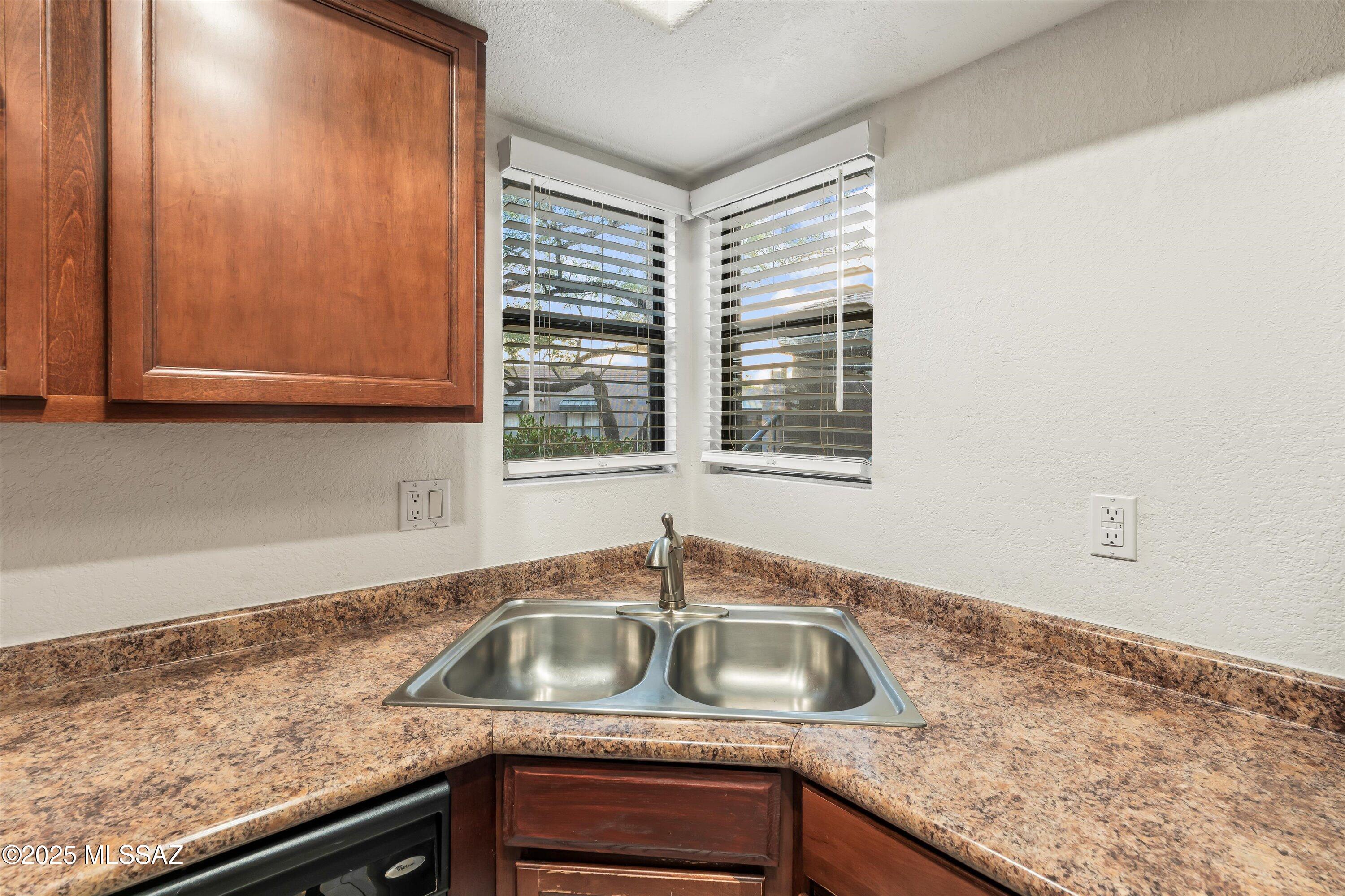 5800 North Kolb Road, Unit 1104 Tucson, AZ 85750 - Photo 14 of 44 5800 N Kolb Lane 1104
