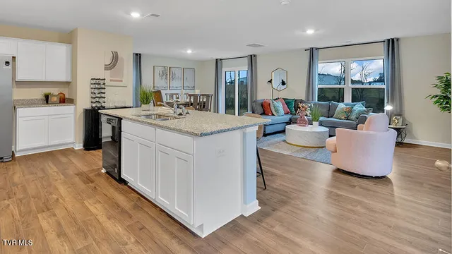 $344,999 | 112 Golden Rod Dr Bluff, Bluff City, TN 37618