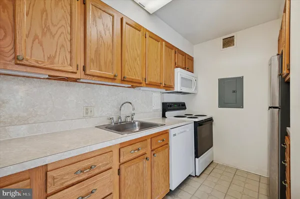 $110,000 | 1001 City Avenue, Unit W106, Wynnewood, PA 19096