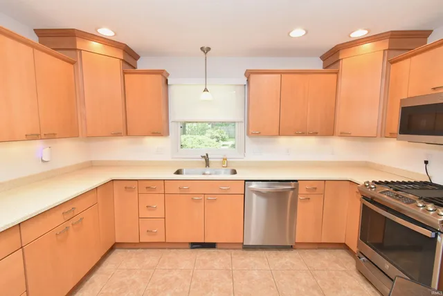 $319,000 | 602 South Park Drive, Fowler, IN 47944