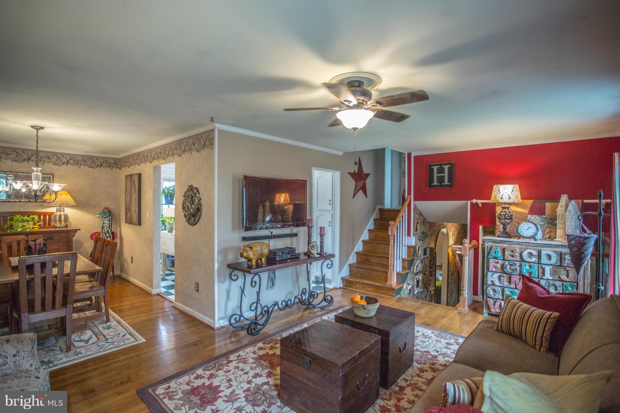 8556 Stonewall Road Manassas, VA 20110 - Photo 7 of 28 Living Room