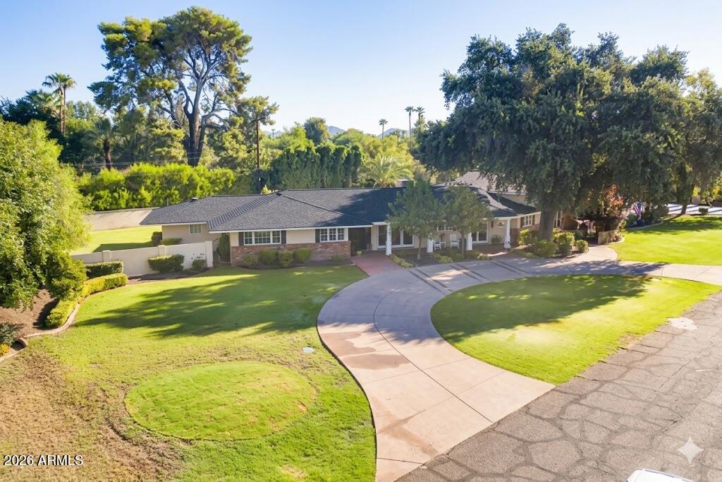 330 West Lawrence Road Phoenix, AZ 85013 - Photo 1 of 34 Location, privacy, & perfection