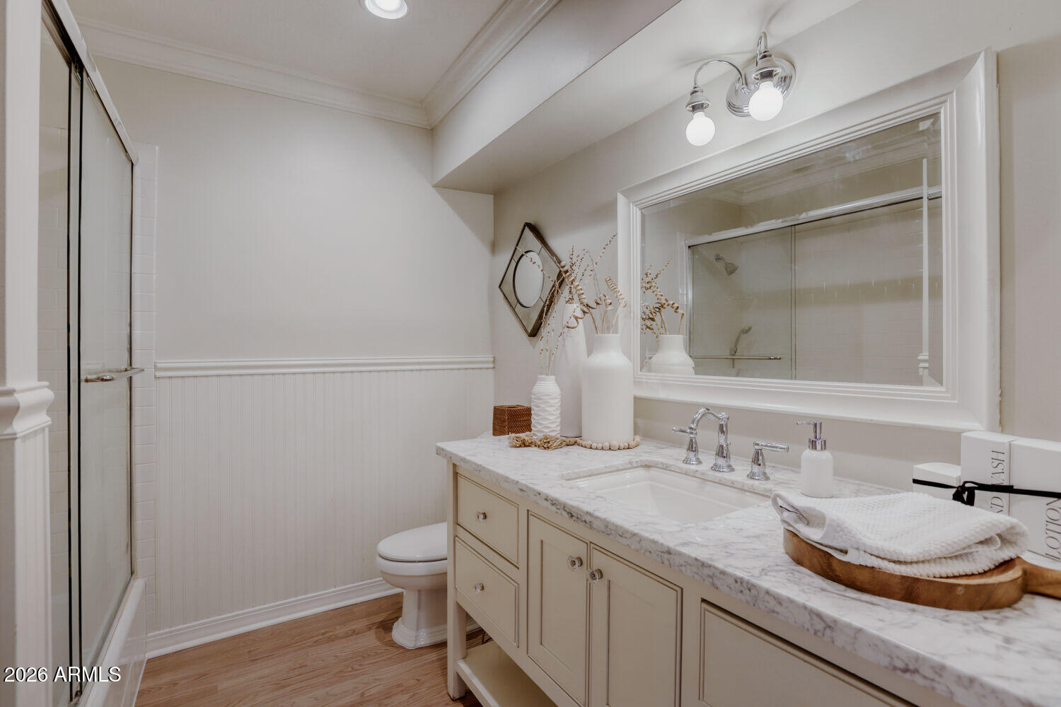 330 West Lawrence Road Phoenix, AZ 85013 - Photo 22 of 34 Bathroom