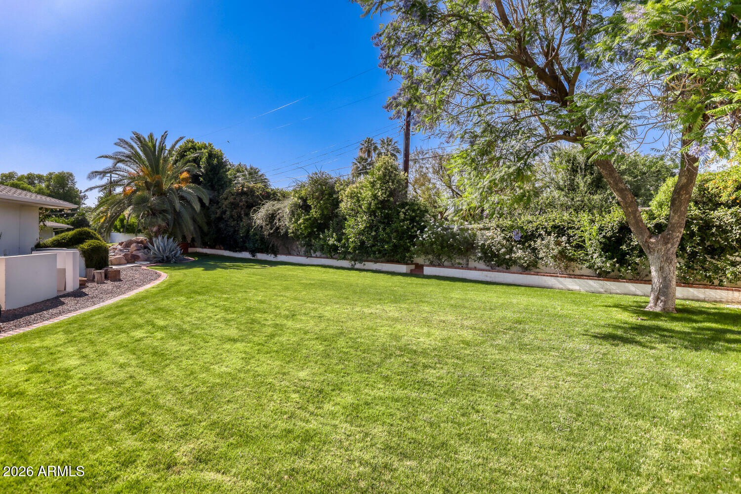 330 West Lawrence Road Phoenix, AZ 85013 - Photo 30 of 34 Expansive lawn for endless family play