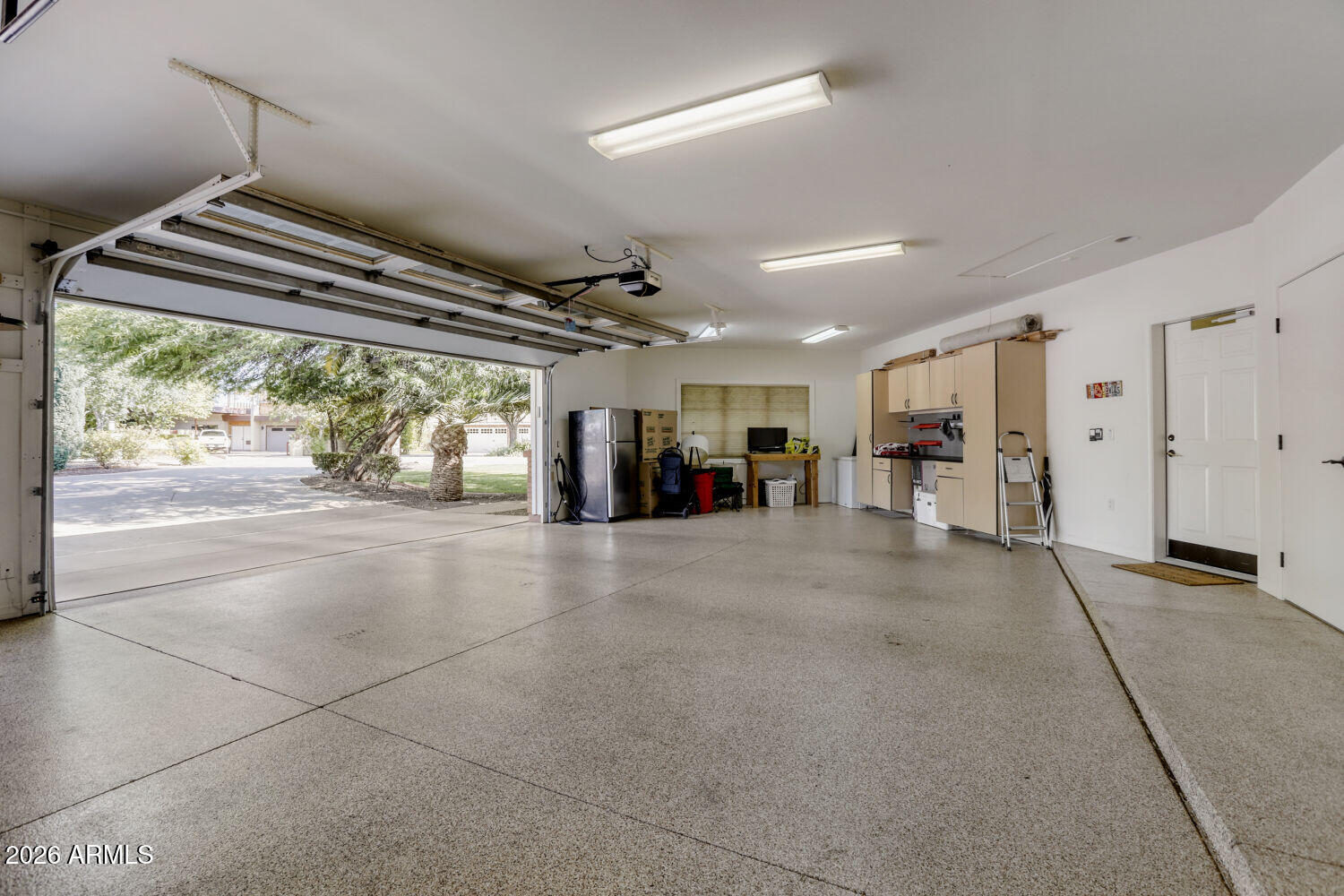 330 West Lawrence Road Phoenix, AZ 85013 - Photo 31 of 34 Versatile space for tools & toys