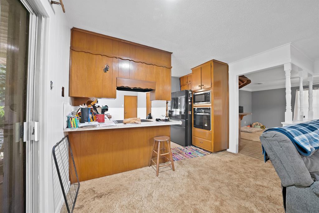 305 West Bethesda Road Burleson, TX 76028 - Photo 4 of 26