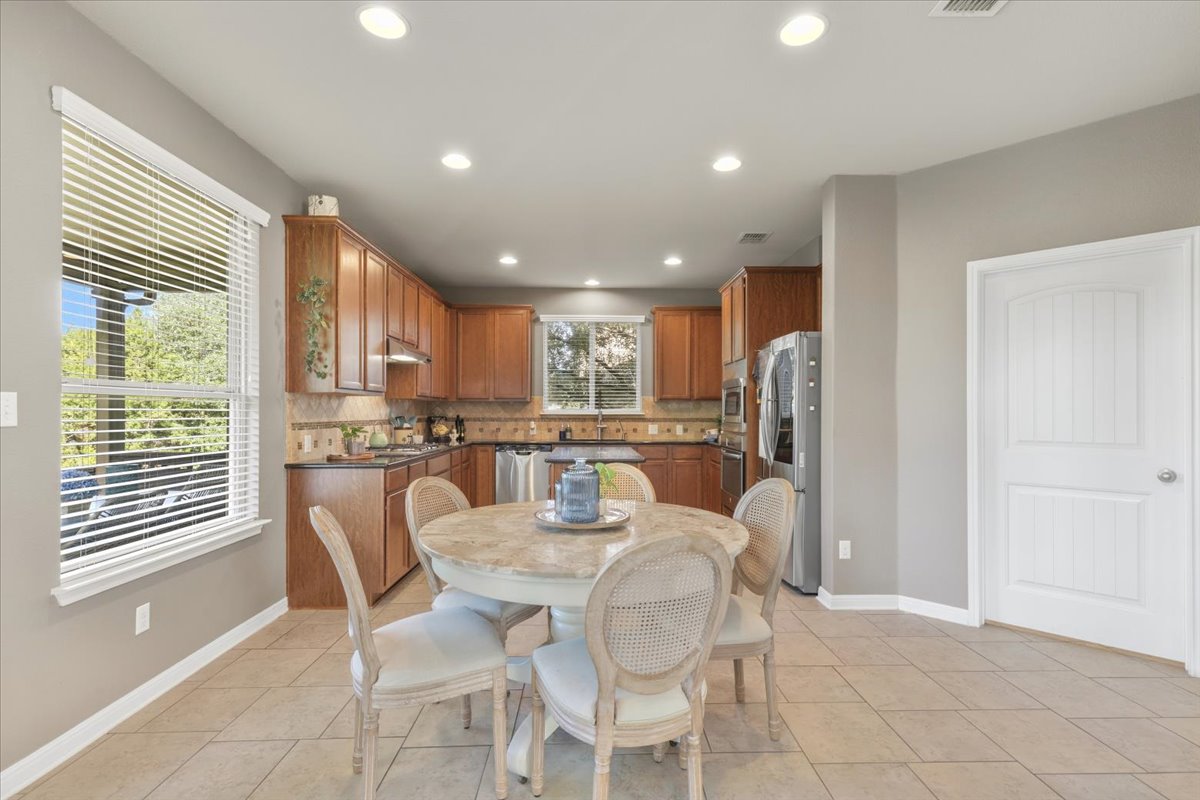 561 Stone View Trail Austin, TX 78737 - Photo 13 of 38