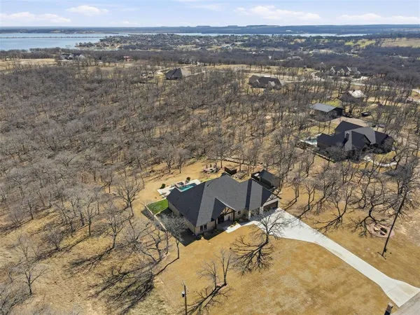 $899,000 | 208 Shady Oaks Drive, Runaway Bay, TX 76426