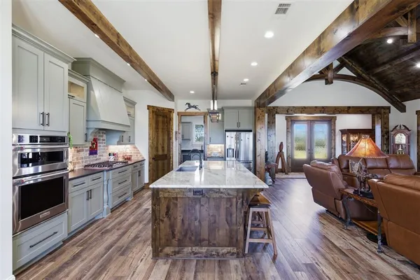 $899,000 | 208 Shady Oaks Drive, Runaway Bay, TX 76426
