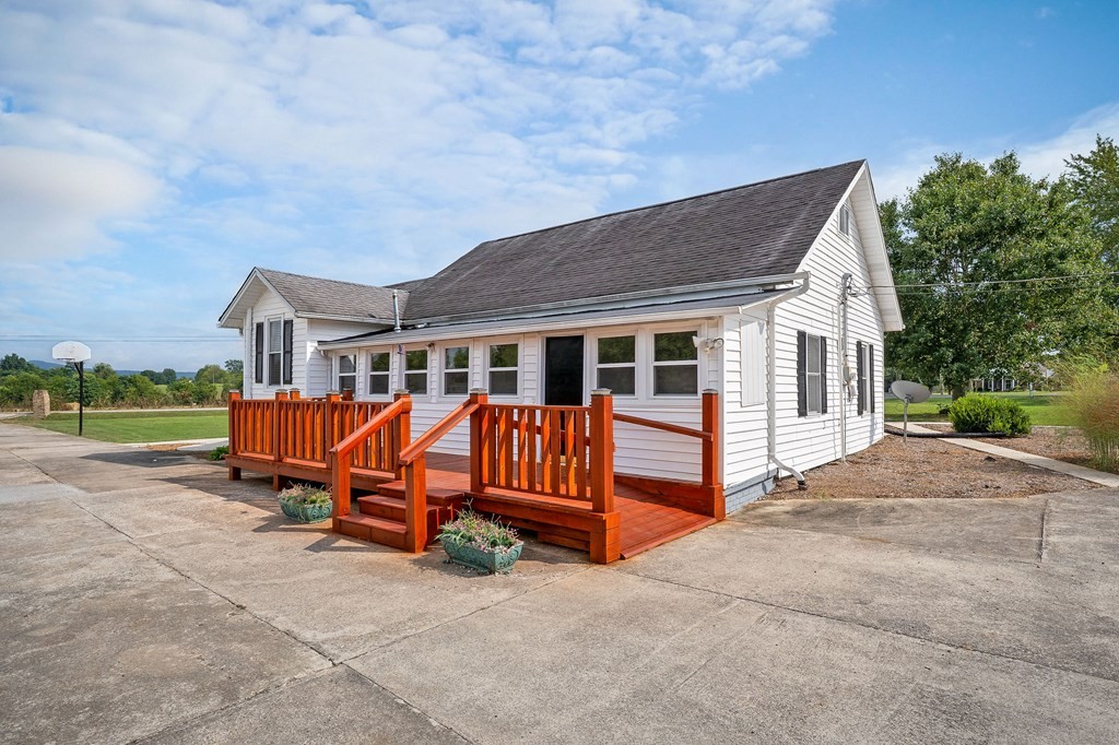 1462 Franks Ferry Road Sparta, TN 38583 - Photo 8 of 42