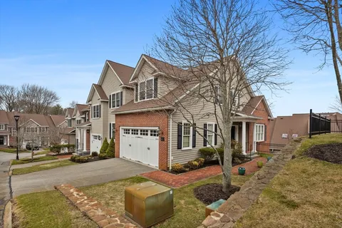 $899,900 | 900 Lynnfield Street, Unit 37, Lynnfield, MA 01940