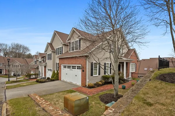 $899,900 | 900 Lynnfield Street, Unit 37, Lynnfield, MA 01940