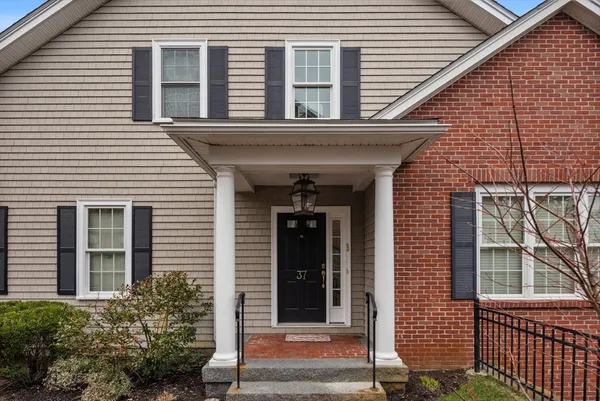 $899,900 | 900 Lynnfield Street, Unit 37, Lynnfield, MA 01940