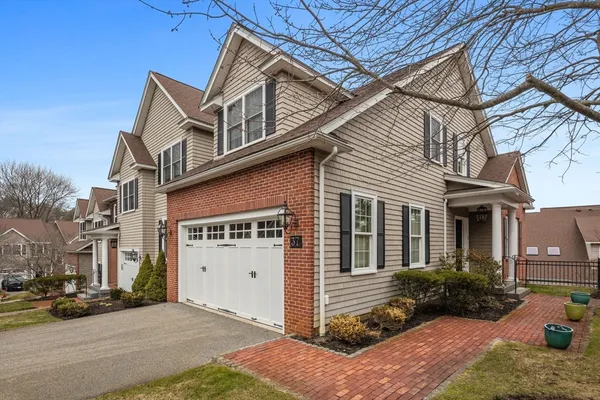 $899,900 | 900 Lynnfield Street, Unit 37, Lynnfield, MA 01940