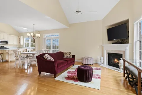 $899,900 | 900 Lynnfield Street, Unit 37, Lynnfield, MA 01940