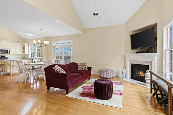 $899,900 | 900 Lynnfield Street, Unit 37, Lynnfield, MA 01940