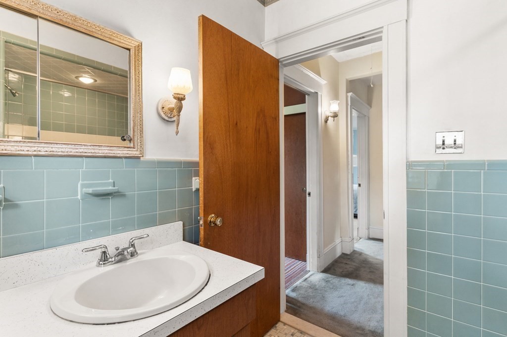 21 Naples Road Salem, MA 01970 - Photo 17 of 42 Gallery Image 17