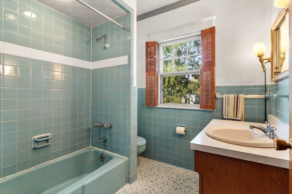 21 Naples Road Salem, MA 01970 - Photo 19 of 42 Gallery Image 19