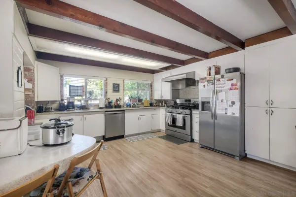 $900,000 | 820 Birch Avenue, Escondido, CA 92027