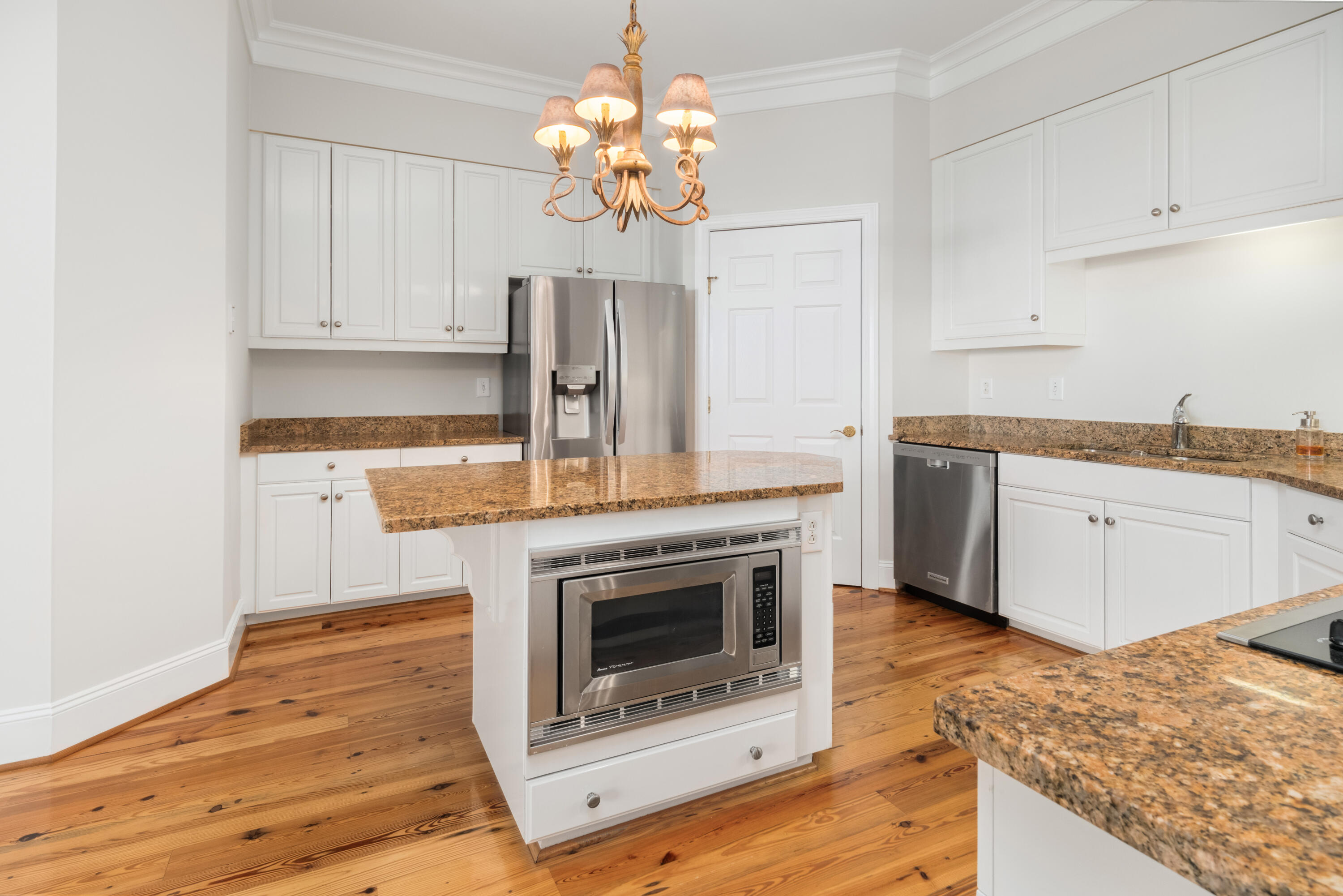2 Wharfside Street, Unit 2C Charleston, SC 29401 - Photo 22 of 39 25