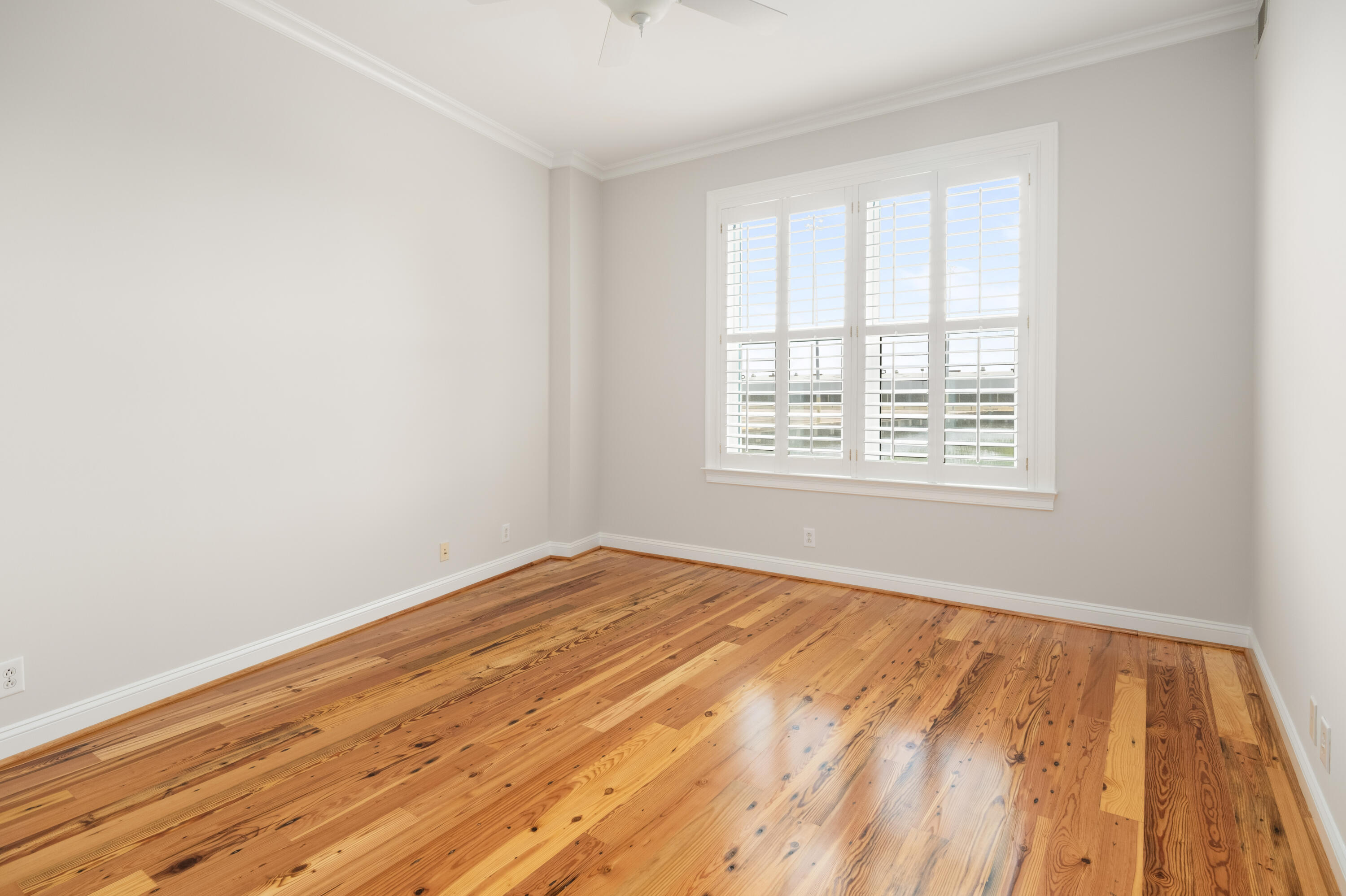 2 Wharfside Street, Unit 2C Charleston, SC 29401 - Photo 29 of 39 32