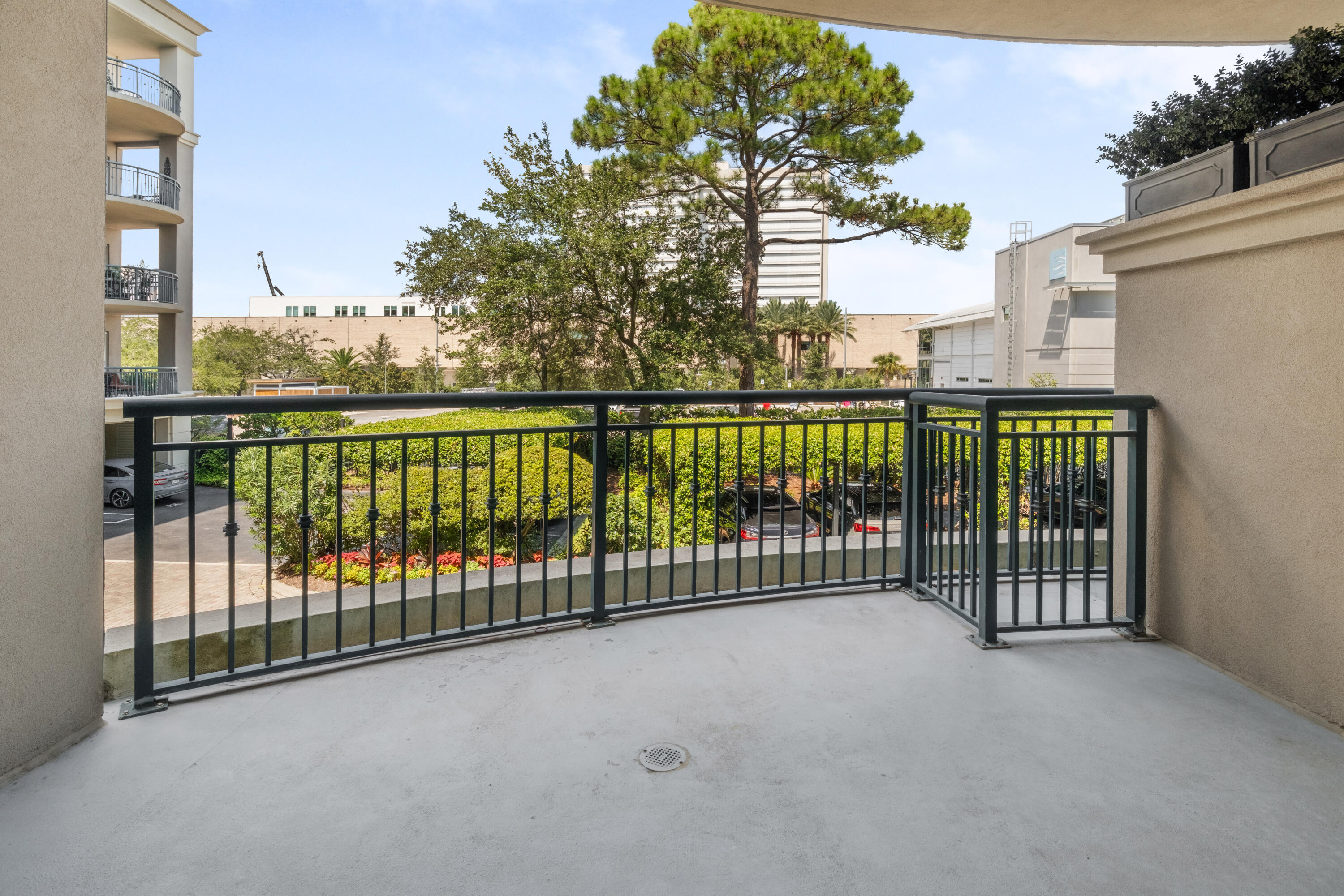 2 Wharfside Street, Unit 2C Charleston, SC 29401 - Photo 33 of 39 36