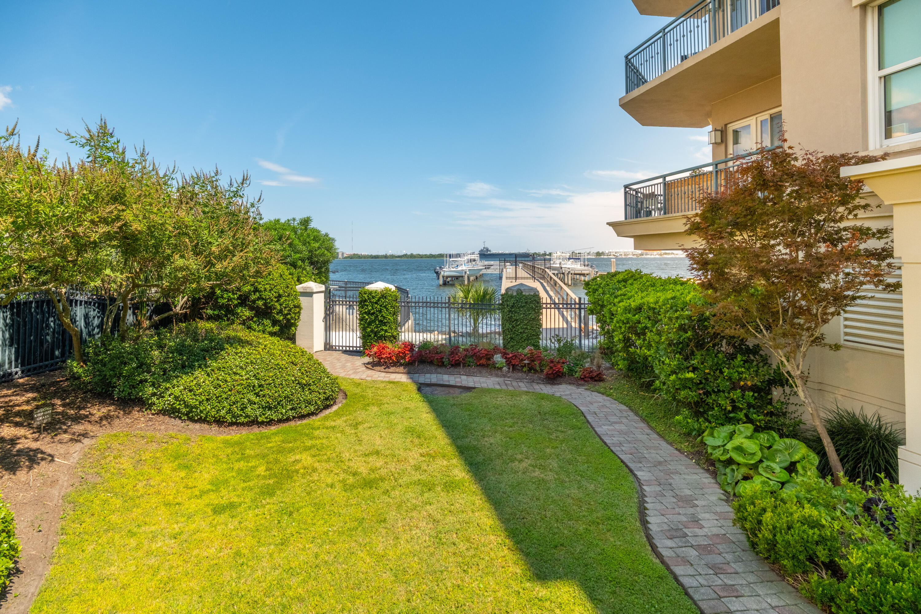 2 Wharfside Street, Unit 2C Charleston, SC 29401 - Photo 6 of 39 06