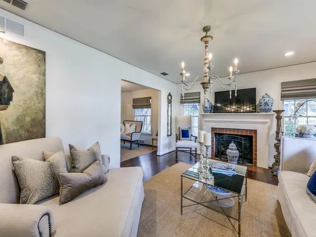 $4,200 | 3137 Lovers Lane, University Park, TX 75205