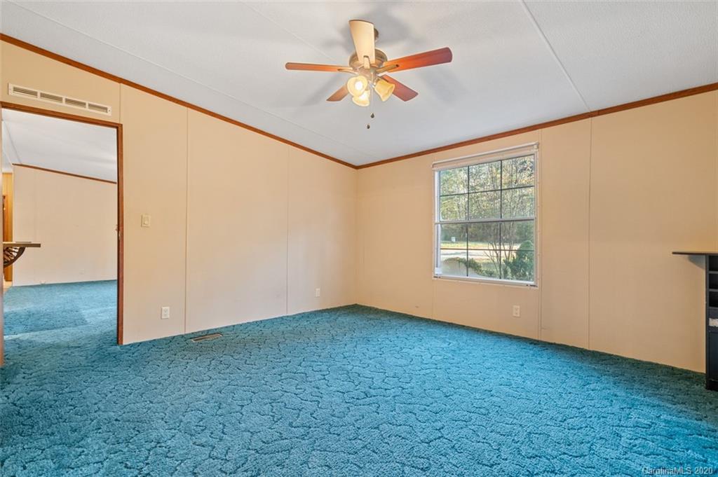 1086 Love Valley Road Clover, SC 29710 - Photo 5 of 25 Gallery Image 5
