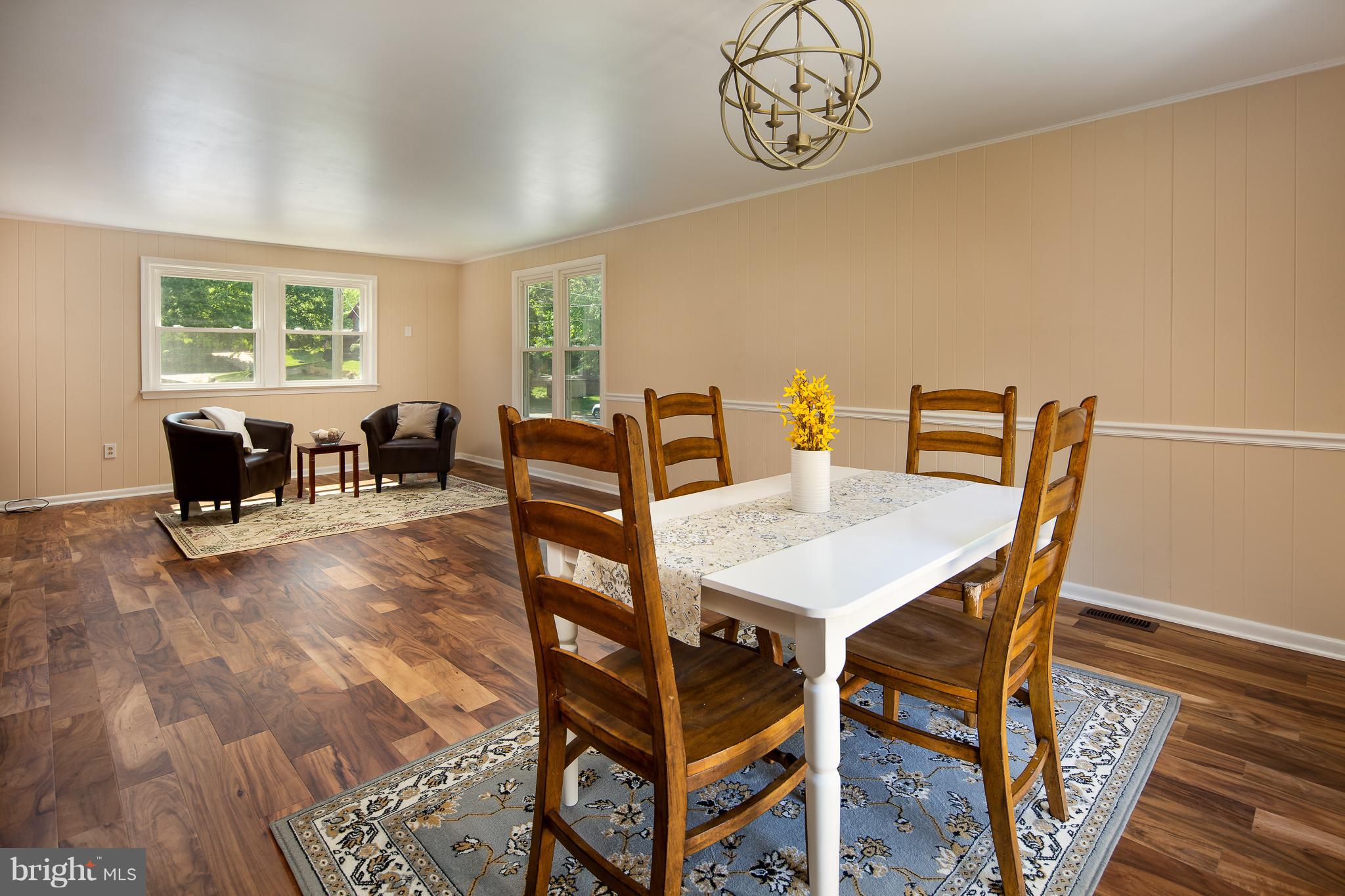 146 Frazier Road Warrenton, VA 20186 - Photo 11 of 27 Family Room / Dining Room combo