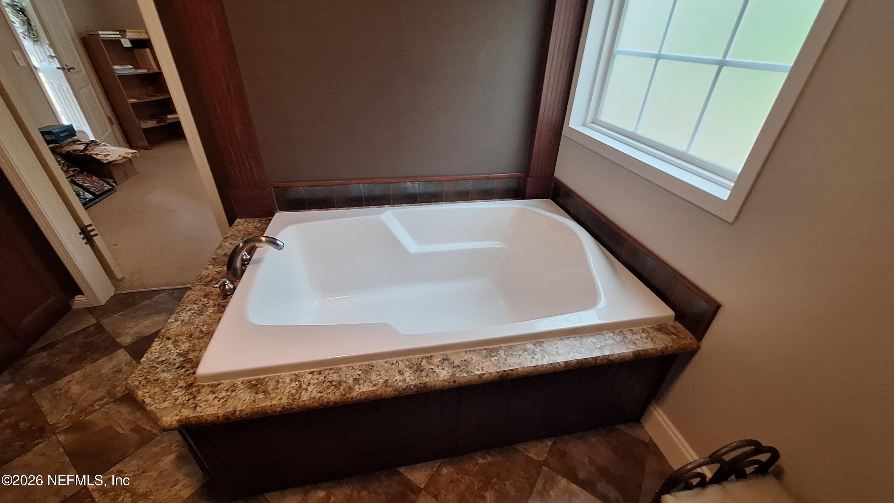 54144 Catherine Avenue Callahan, FL 32011 - Photo 9 of 50 Spa Tub
