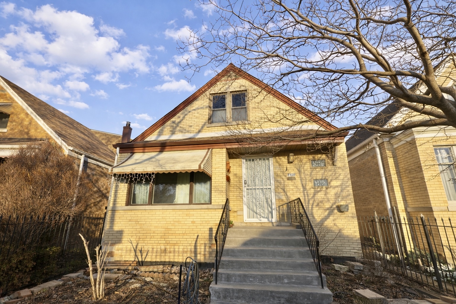 7127 South Ridgeway Avenue Chicago, IL 60629 - Photo 2 of 28