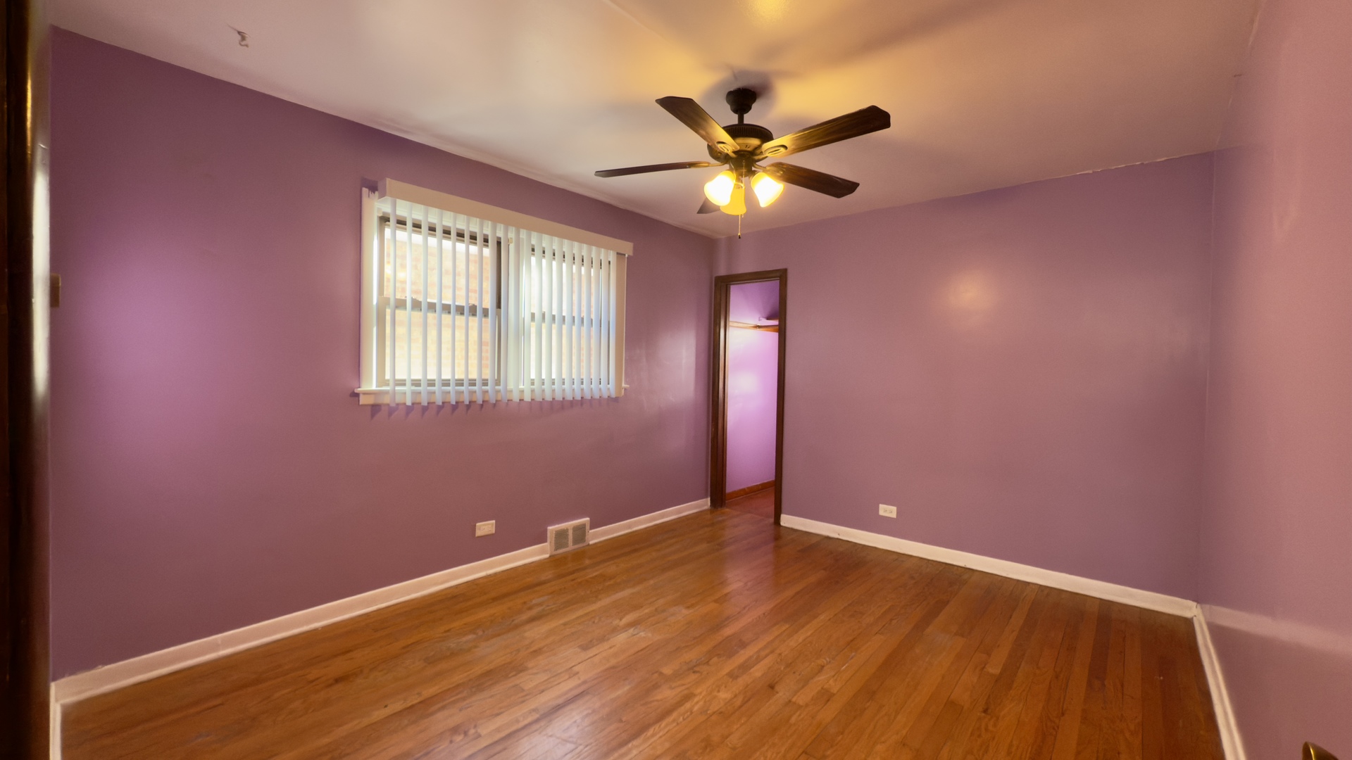 7127 South Ridgeway Avenue Chicago, IL 60629 - Photo 10 of 28 a view of an empty room with window