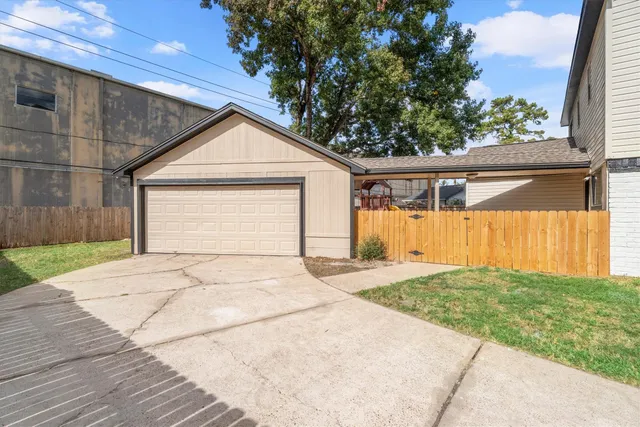 $2,195 | 16015 Southampton Drive, Spring, TX 77379