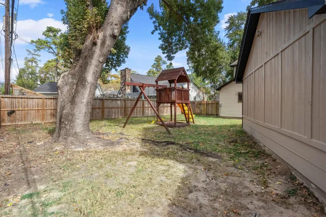 $2,195 | 16015 Southampton Drive, Spring, TX 77379