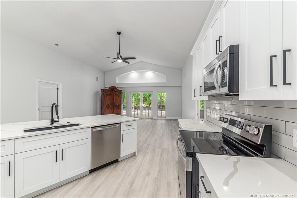 5375 Southeast Reef Way Stuart, FL 34997 - Photo 11 of 36