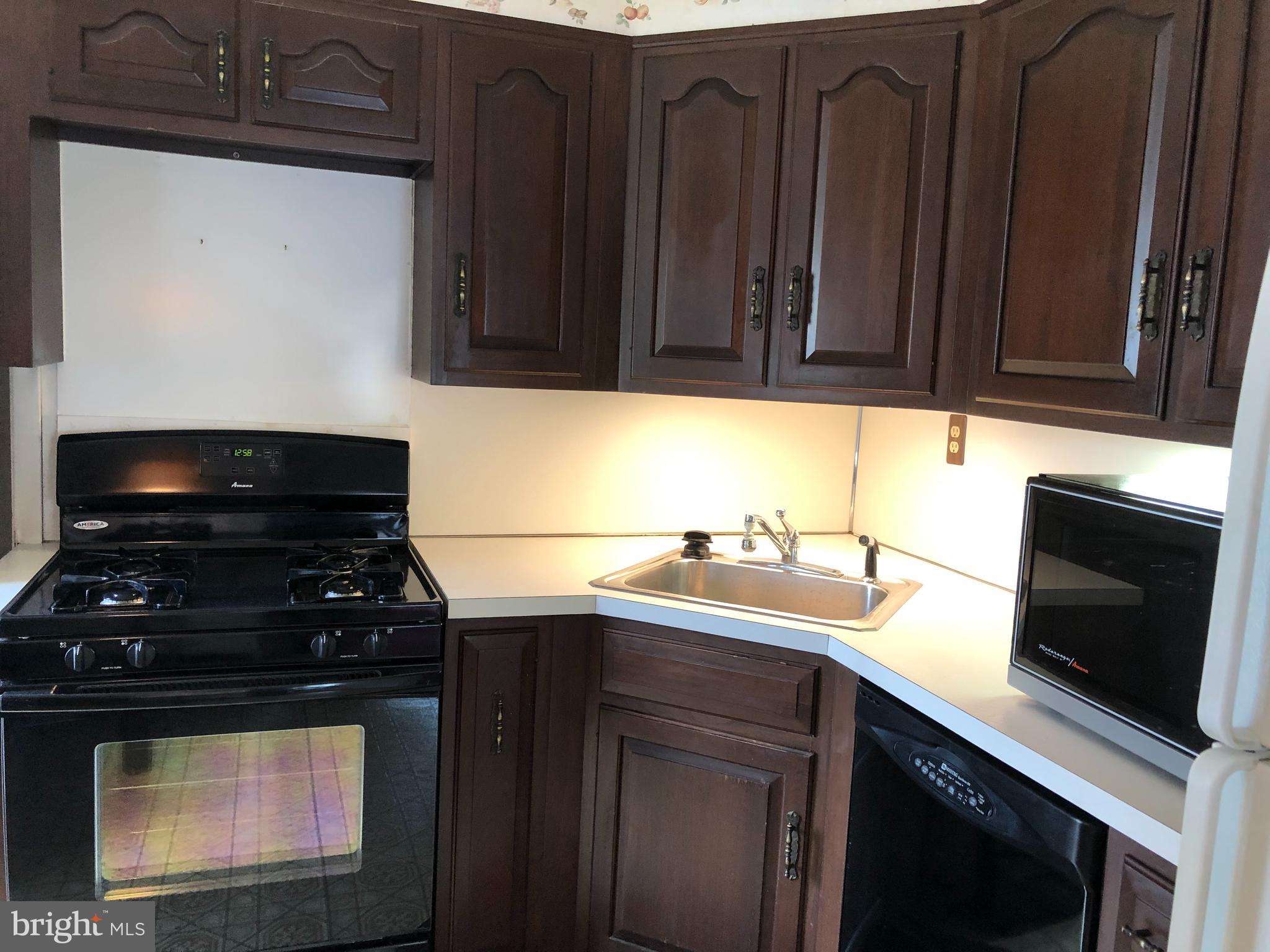 1028 Surrey Road Philadelphia, PA 19115 - Photo 14 of 46 Kitchen