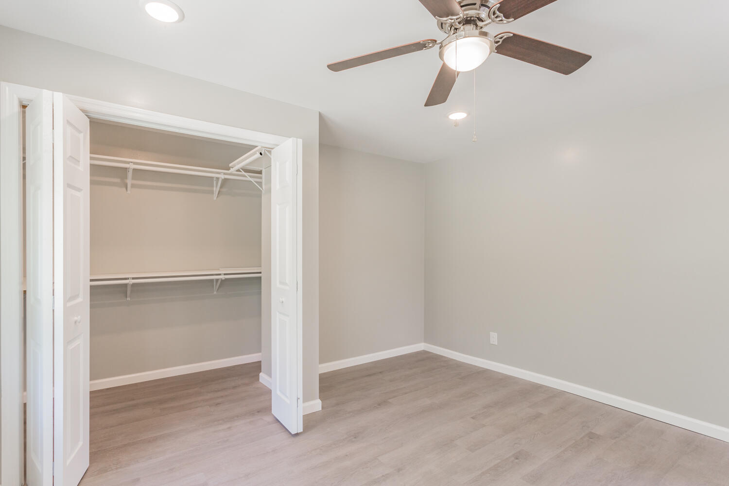6001 Levi Road Chattanooga, TN 37415 - Photo 12 of 36 Large Rooms Throughout