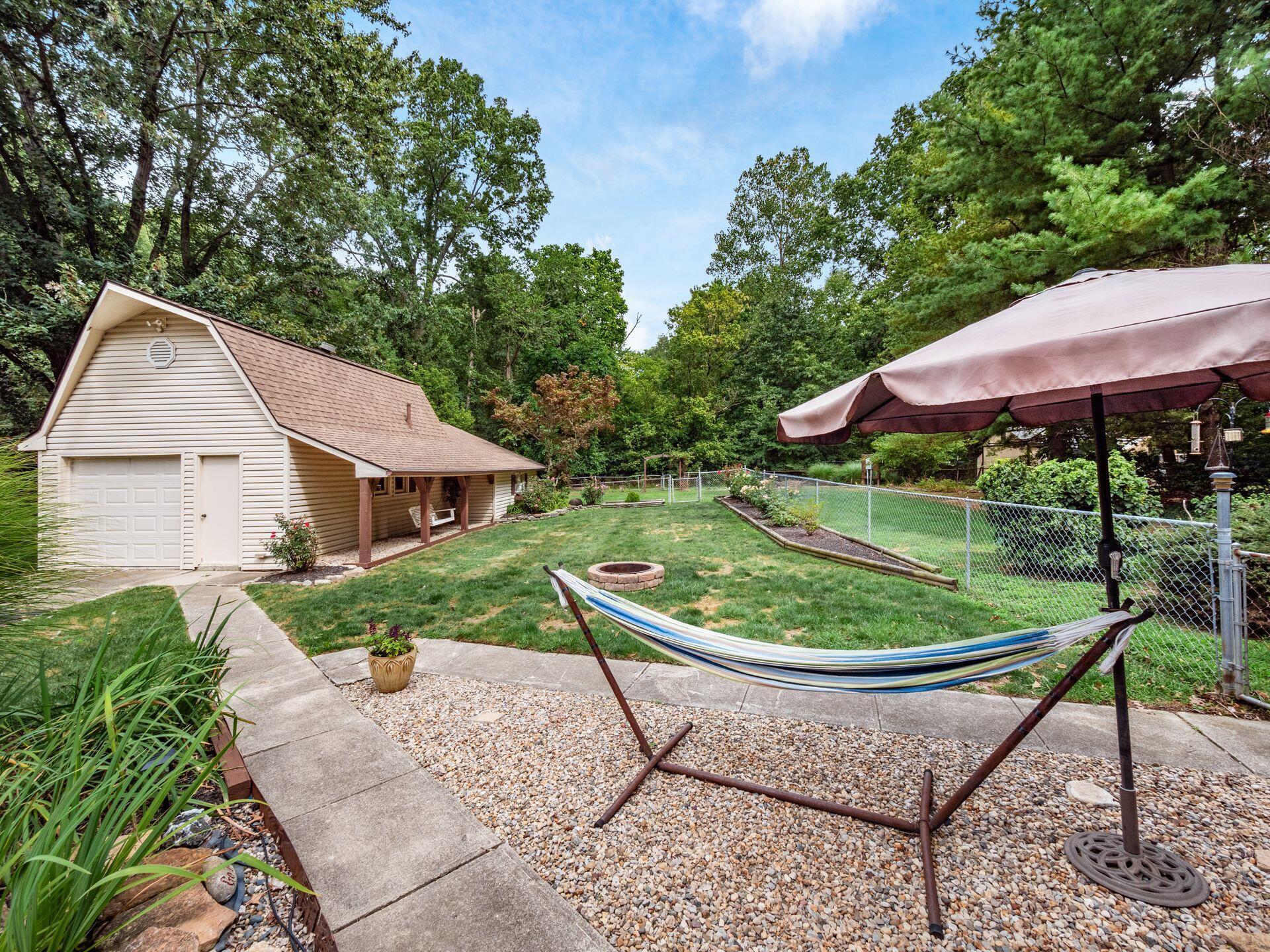 382 Forward Pass Road Southwest Pataskala, OH 43062 - Photo 49 of 71 Fenced backyard!