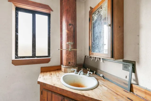 a view of entryway with stairs